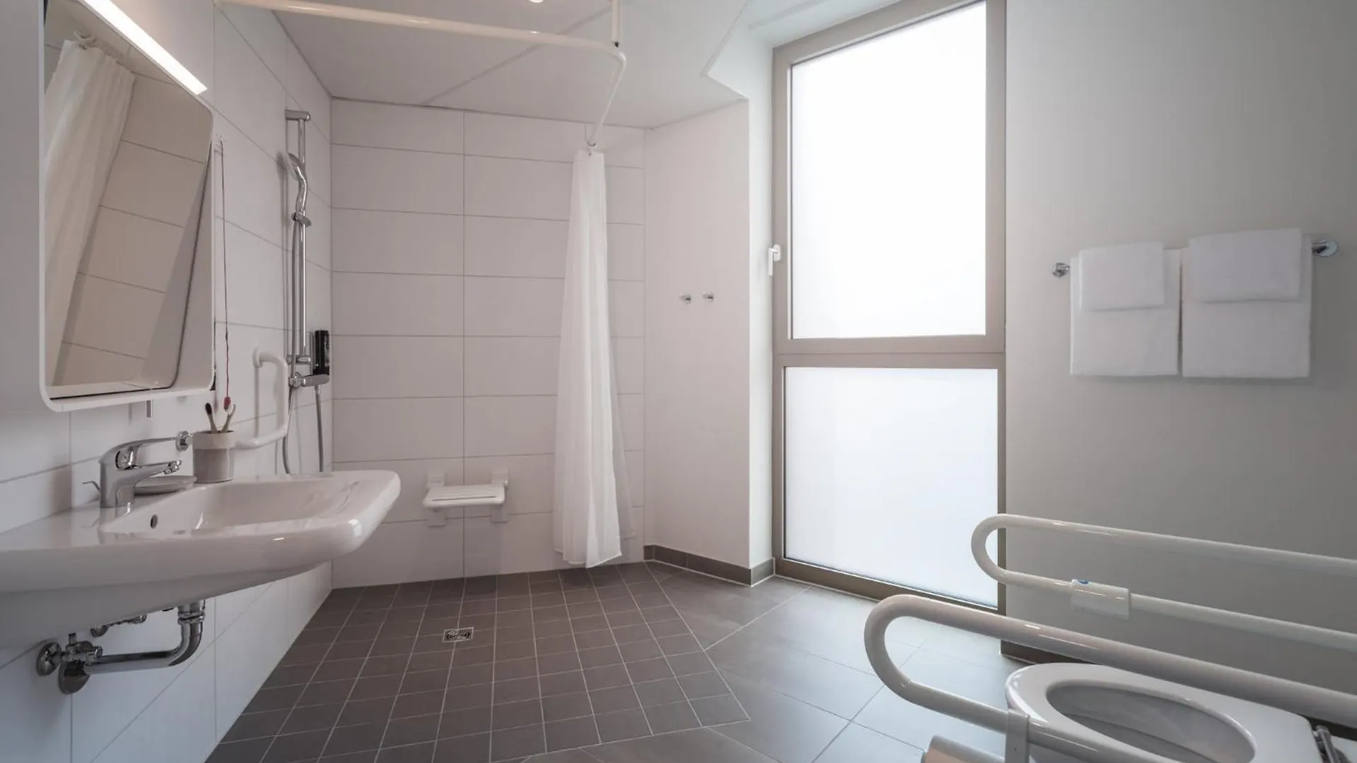 Holiday Inn - The Niu Tab Dusseldorf Main Station By Ihg
